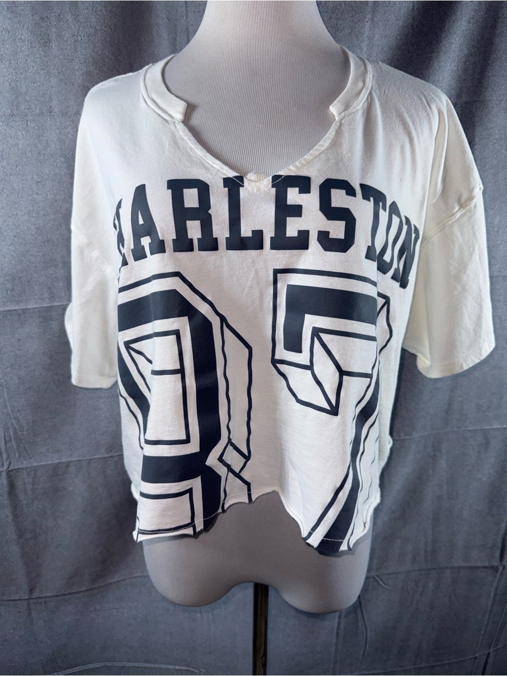 2659-Aeropostale Cream Crop Tee with Black Charleston 97 Graphic